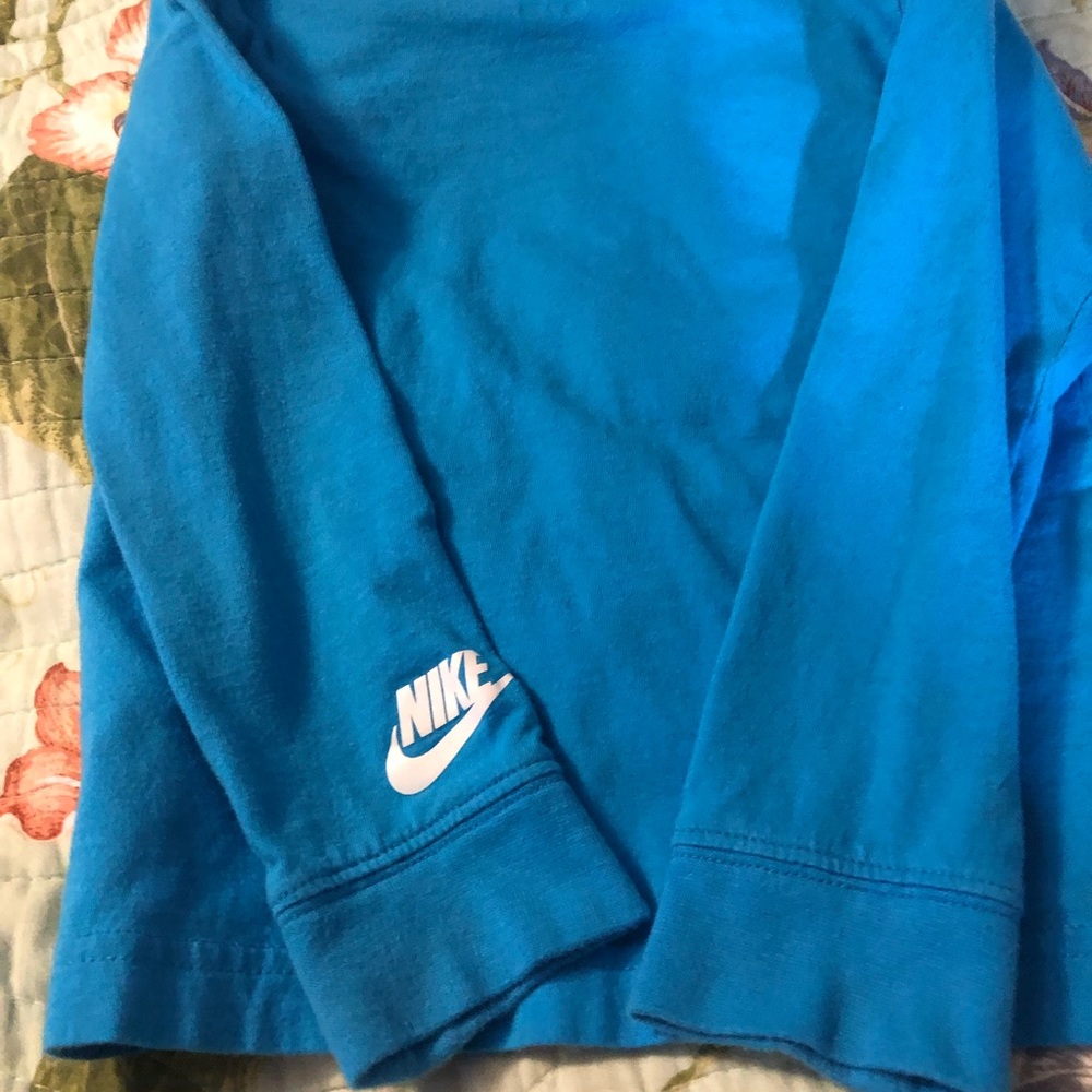 Nike The Nike Tee Boys 4 XS EUC - Picture 2 of 3